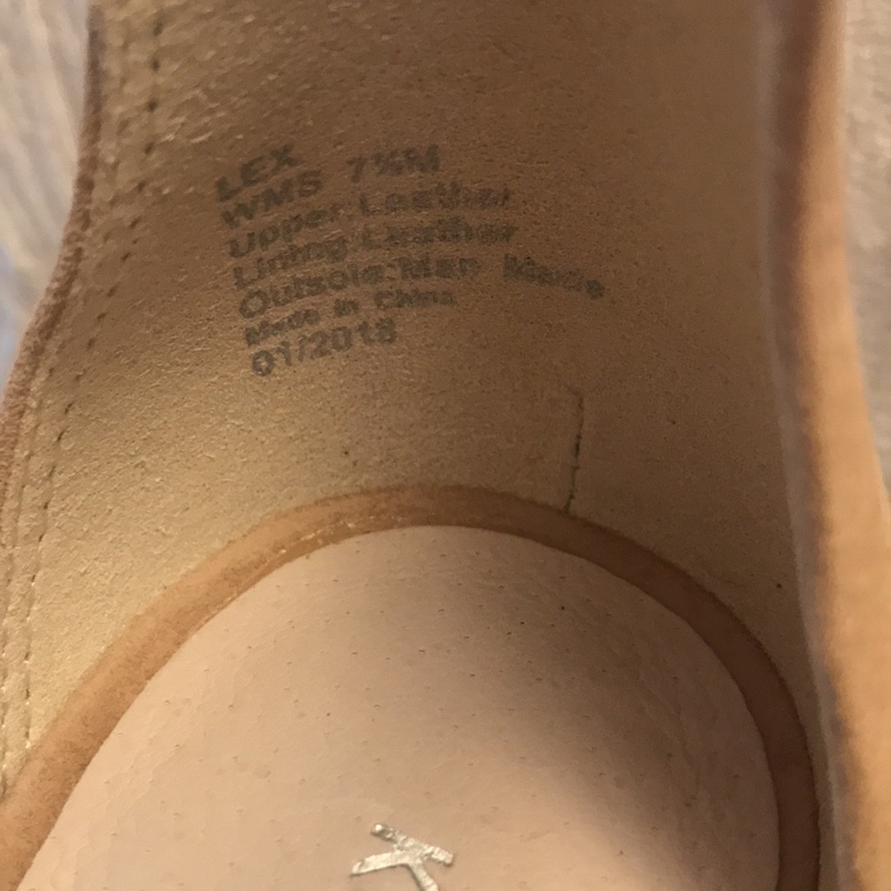 Kenneth Cole Women's Tan Heeled Sandals - Picture 13 of 13